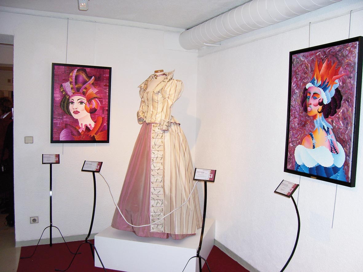  Exposition Centre d'Art Contemporain - MÉTAMORPHOSE - Salon Vauban - Anne GUIDET styliste, Anne PANCALDI artiste peintre 