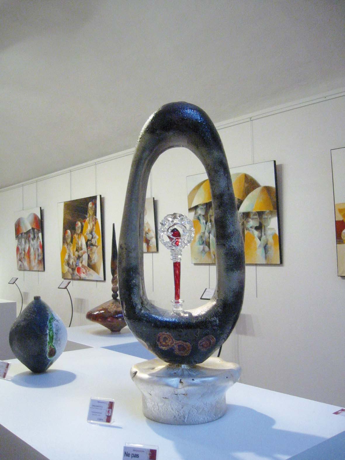  EXPOSITION CENTRE D'ART CONTEMPORAIN - MÉTAMORPHOSE - Salon prestige - BENETT artiste peintre - OKAMOTO créateur verrier 